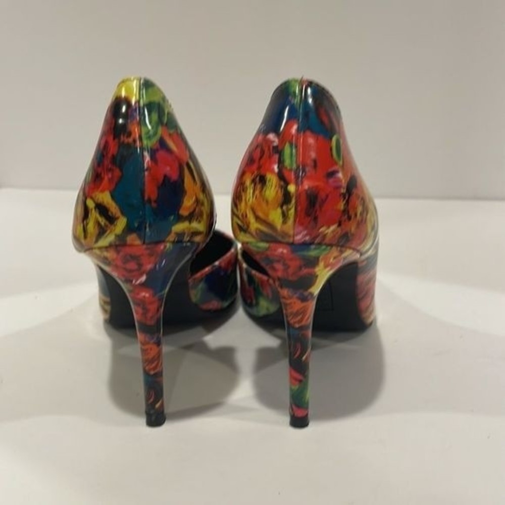 Brash Floral Multicolor Pattern D'orsay Pumps               Size 7 - Picture 4 of 7